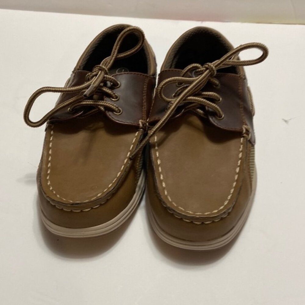 American Eagle boys deck shoes size 1. Brown